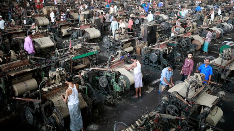Textilky v Bangladéši krachují. Miliony lidí přišly o jediný zdroj peněz
